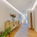 Modern 3-bedroom Lakeview In * Montreux
