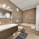 Modern 3-bedroom Lakeview In Apartamento *