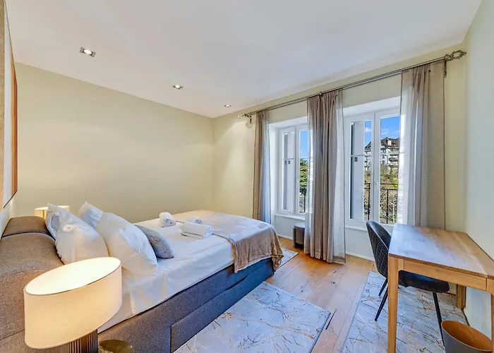 公寓 Modern 3-bedroom Lakeview In *