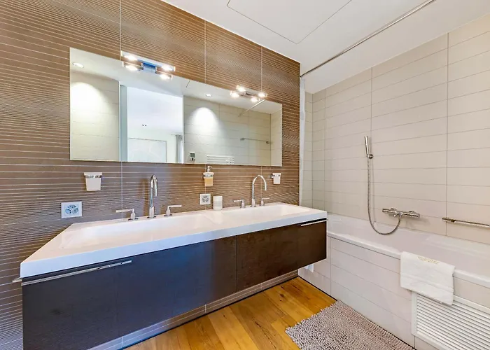 公寓 Modern 3-bedroom Lakeview In