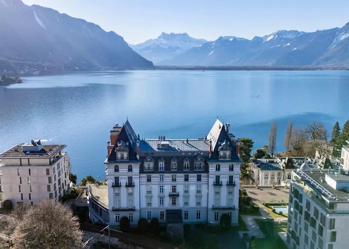 Modern 3-bedroom Lakeview In Apartment *