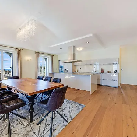 Apartament Modern 3-bedroom Lakeview In By Guestlee *